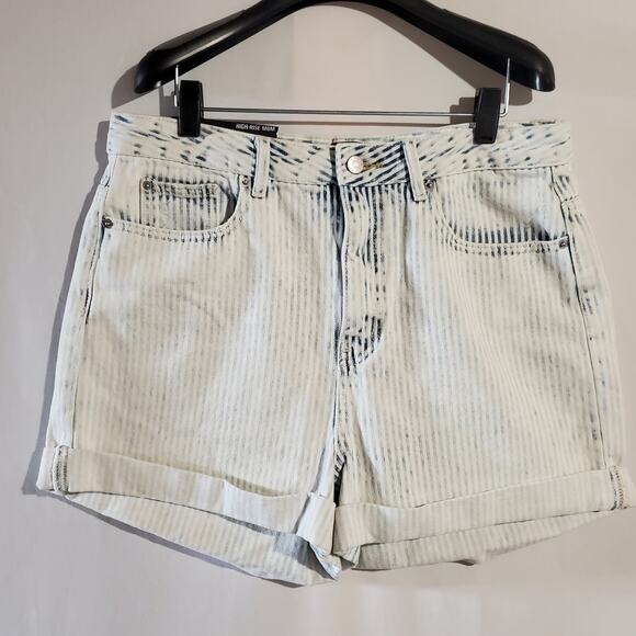 BDG NWT Urban Outfitters Striped High Rise Mom Shorts Womens Size 31 Rolled Cuff - Picture 1 of 9